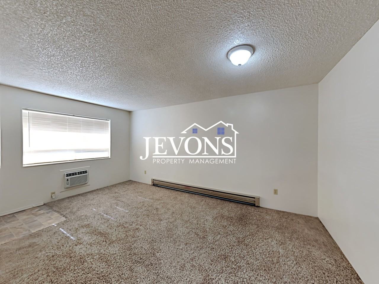 807 W Chestnut Ave Yakima, WA 98902 - Photo 4 of 22