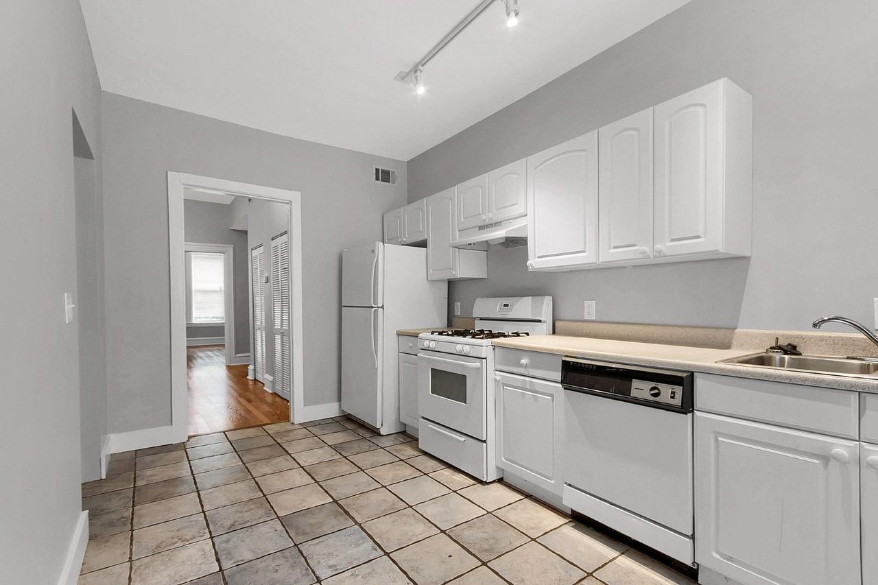 2917A Wisconsin Ave - Photo 4 of 11