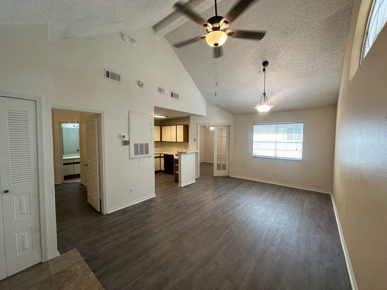 575 Bloomington Ct - Photo 2 of 10