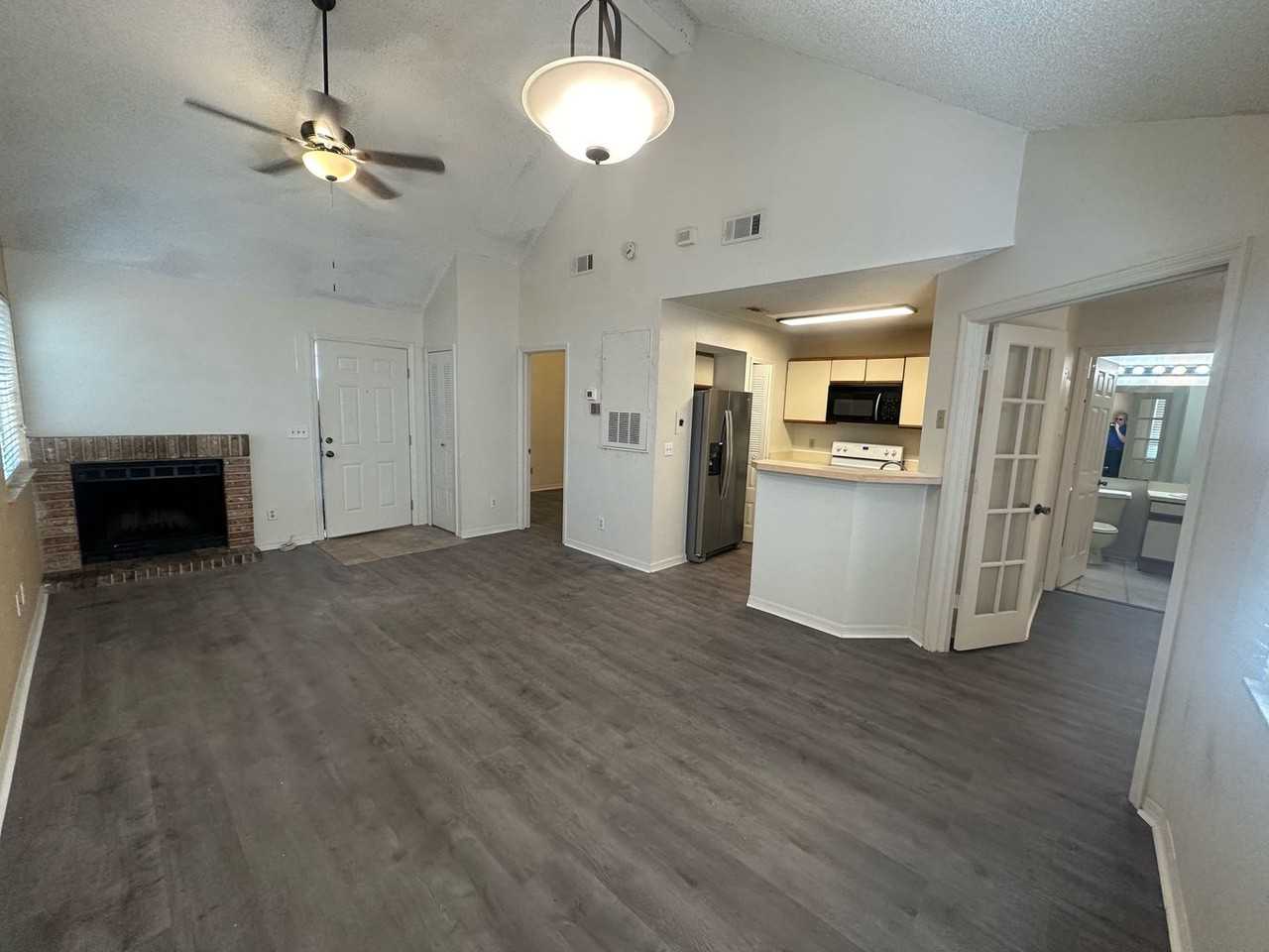575 Bloomington Ct - Photo 3 of 10
