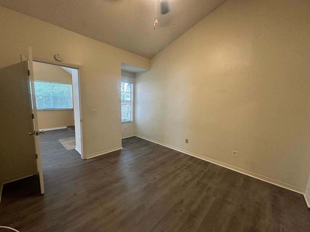 575 Bloomington Ct - Photo 5 of 10