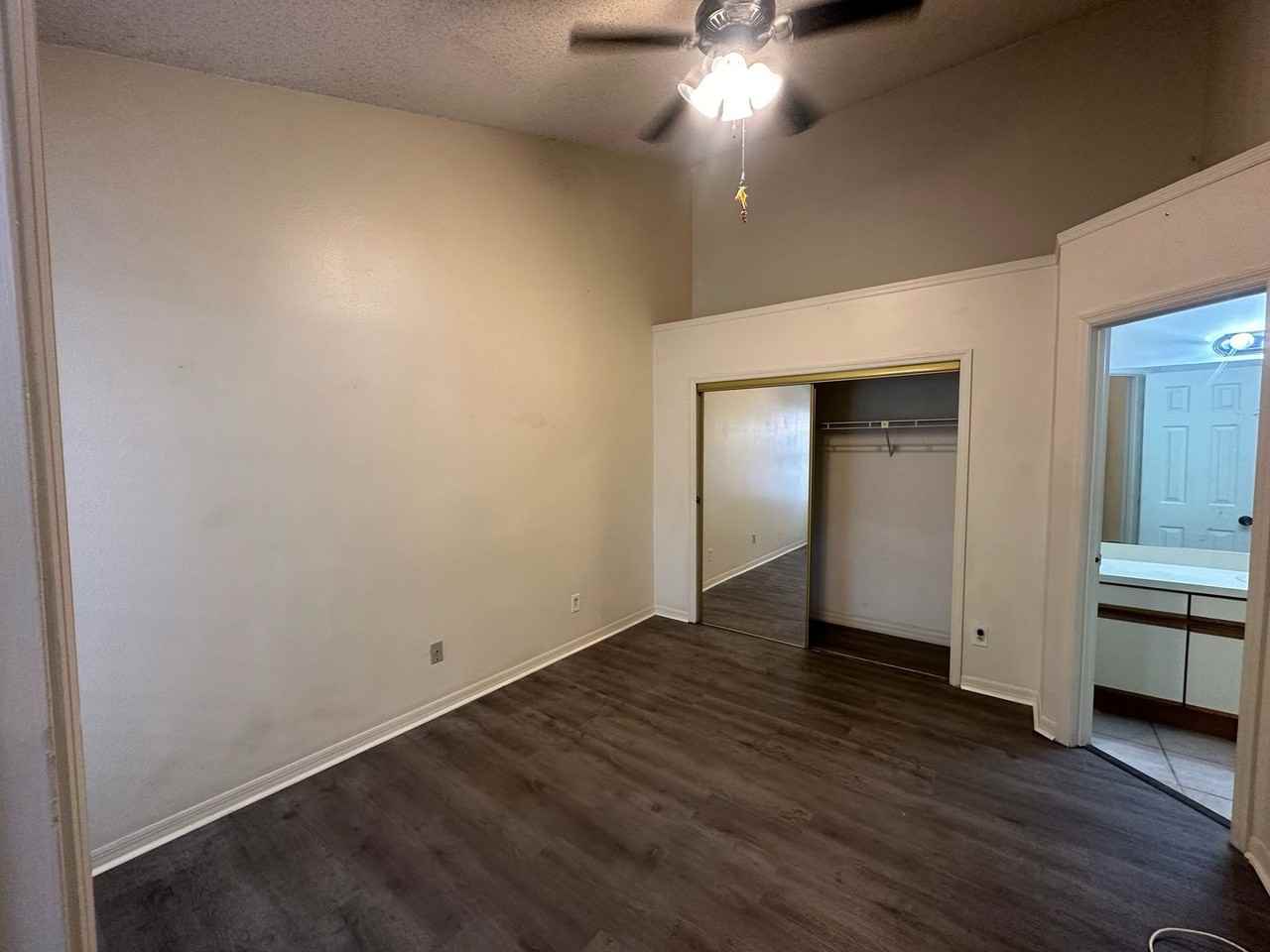 575 Bloomington Ct - Photo 6 of 10