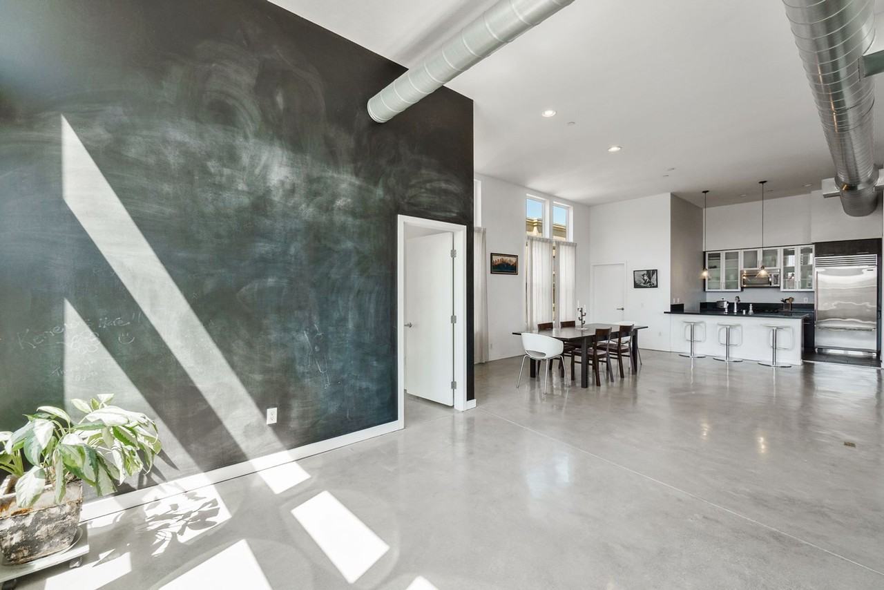 281 N Sycamore St - Photo 2 of 44