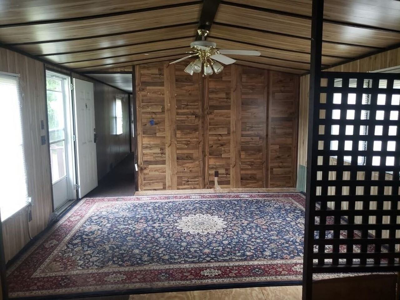 908 Pond Dr - Photo 2 of 8