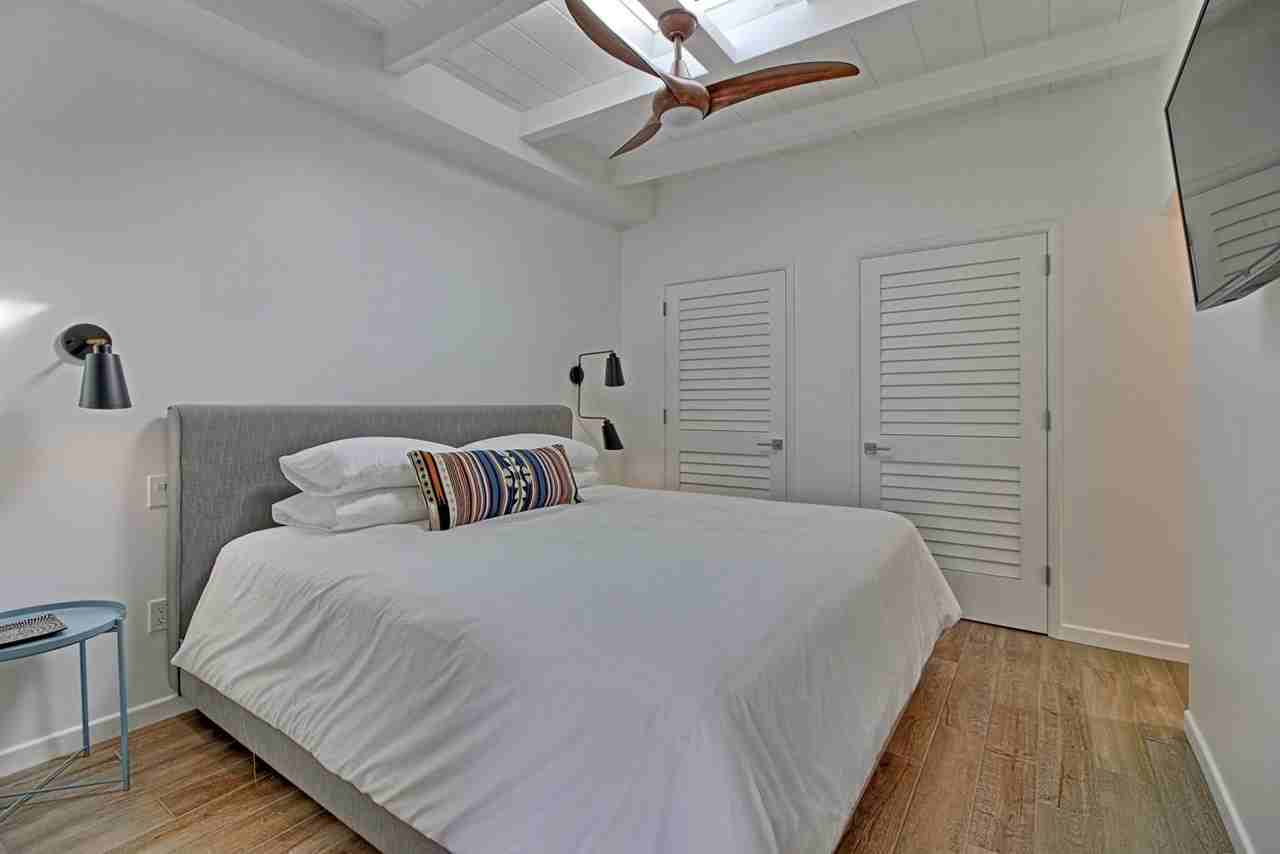 1072 S Seaward Ave - Photo 6 of 39