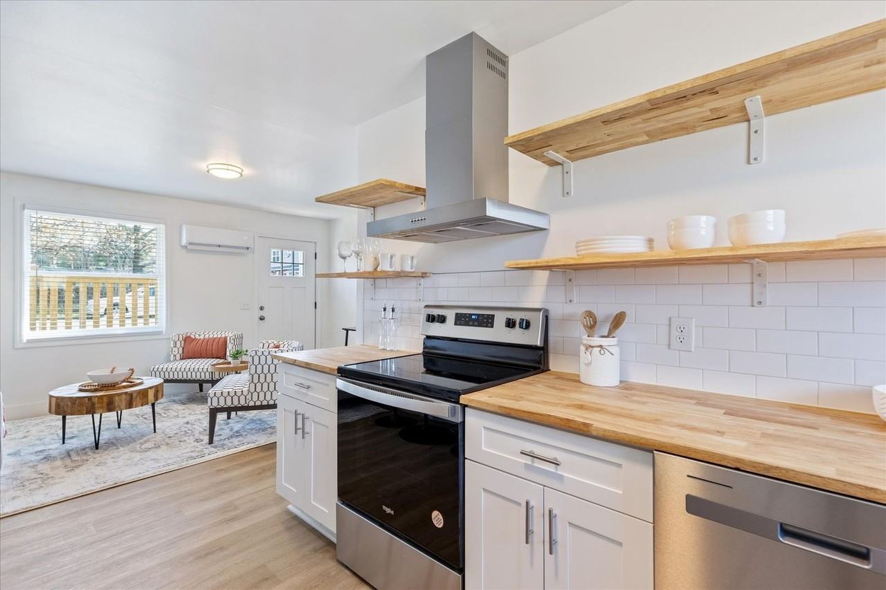627 Shelby Ave - Photo 4 of 16