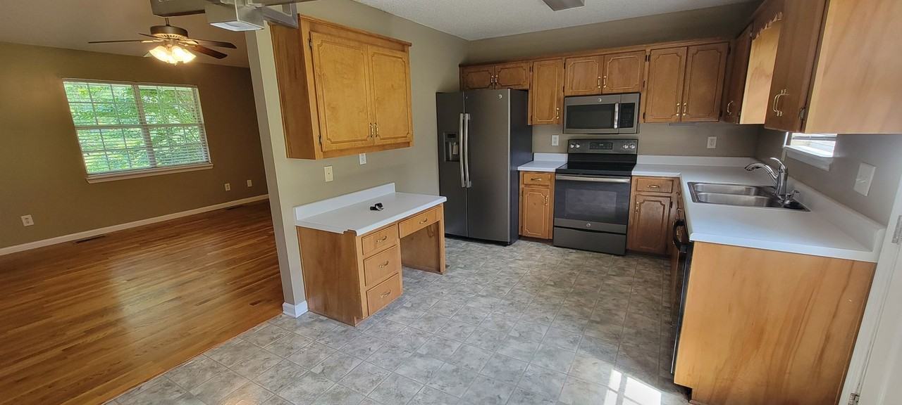 968 Littlejohn Rd - Photo 5 of 28