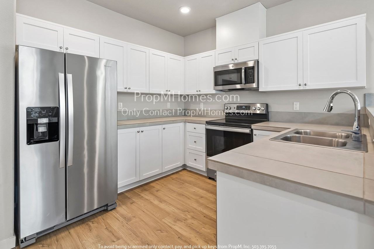 17149 Southwest Snowdale Street #G302 - Photo 3 of 16