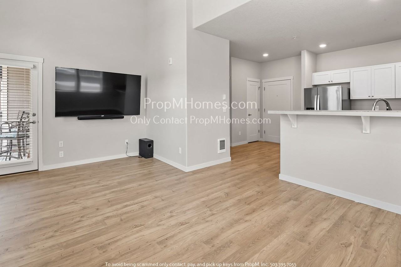 17149 Southwest Snowdale Street #G302 - Photo 5 of 16