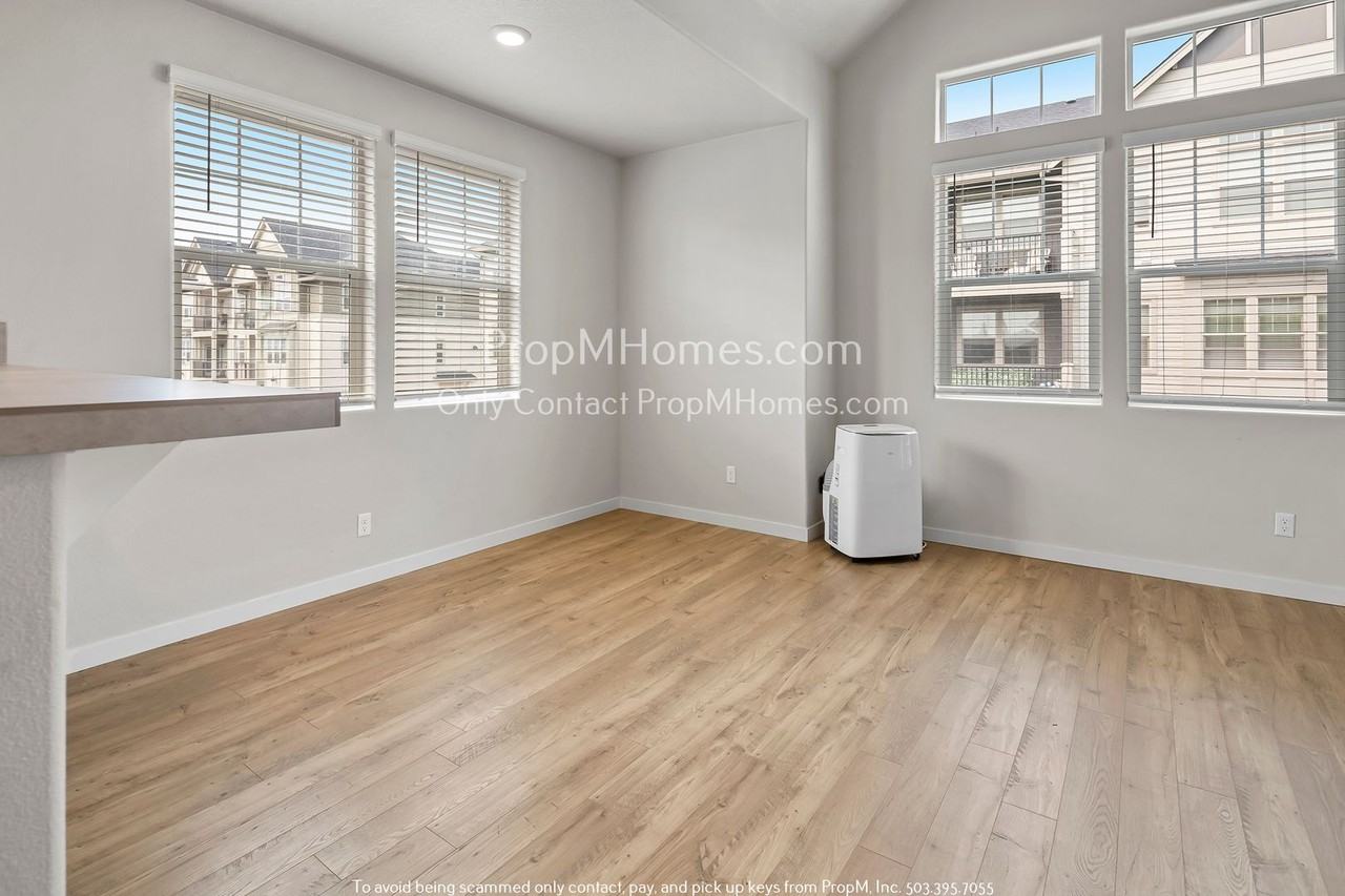 17149 Southwest Snowdale Street #G302 - Photo 7 of 16