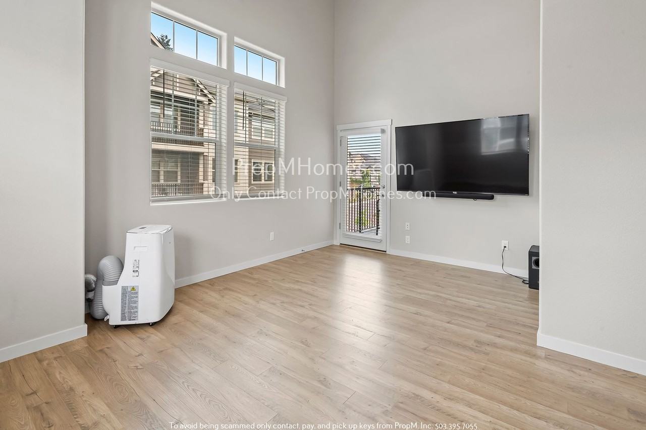 17149 Southwest Snowdale Street #G302 - Photo 6 of 16