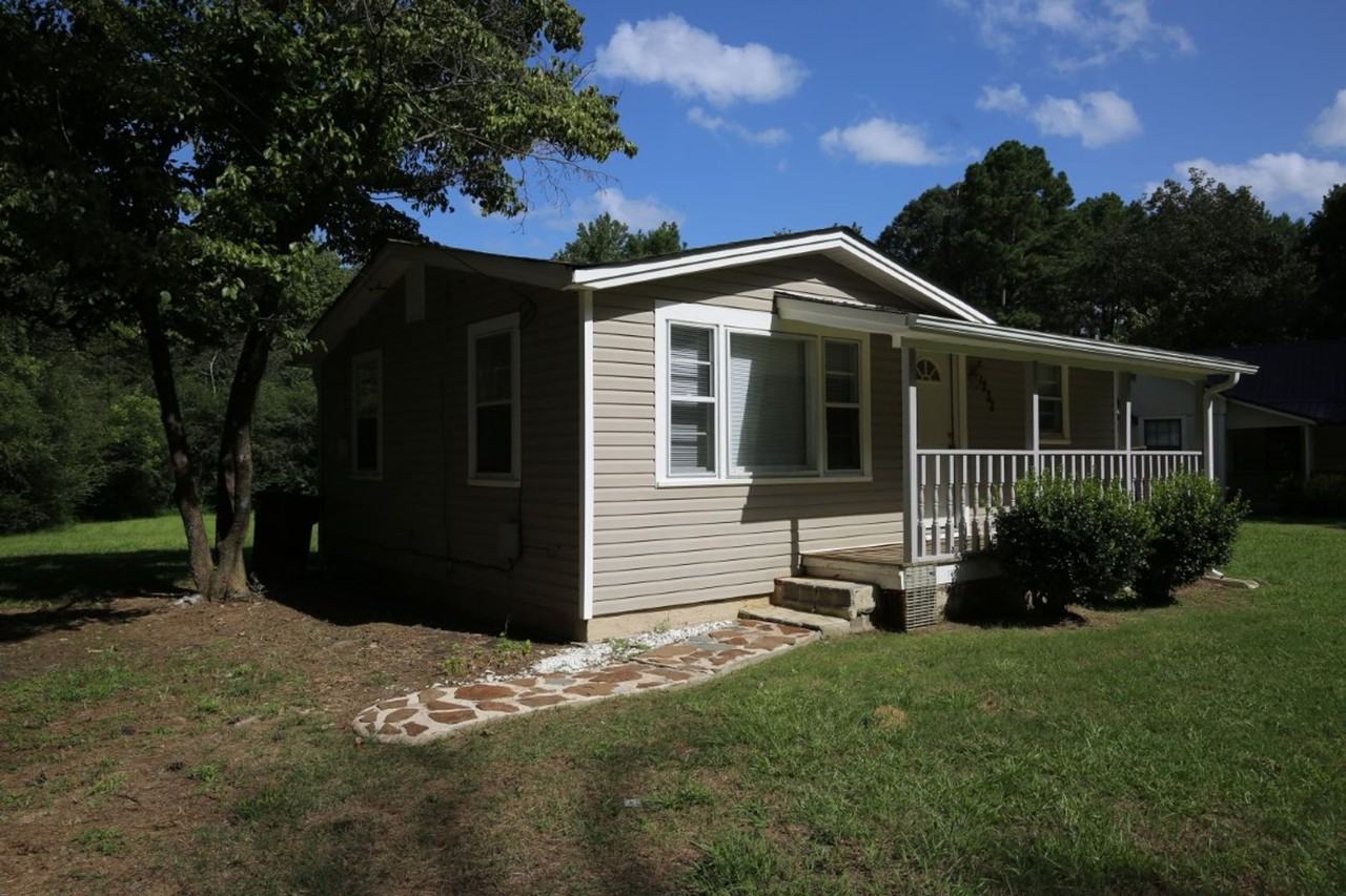 1232 Patton Rd - Photo 2 of 24