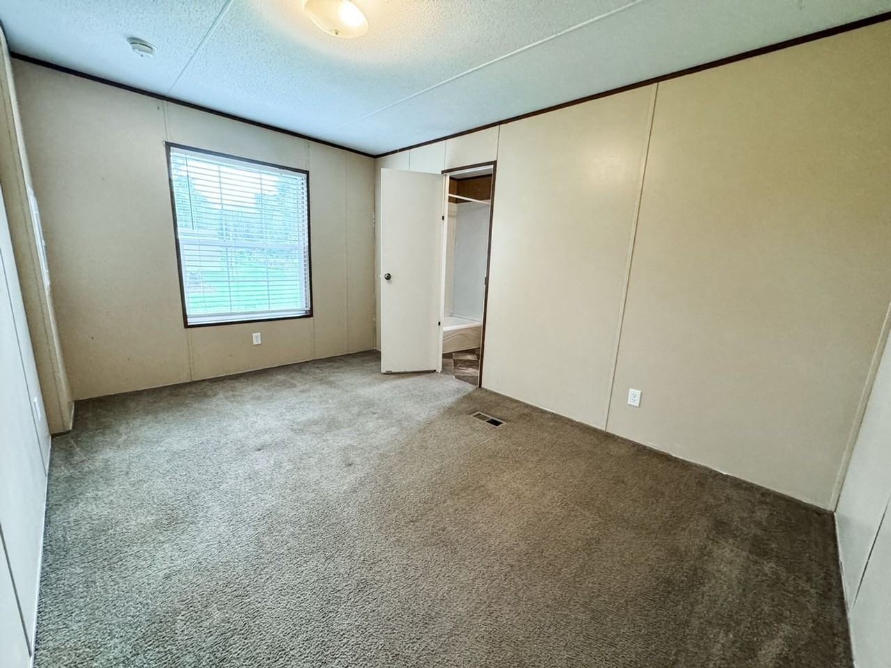 Choudrant Properties - Photo 6 of 29