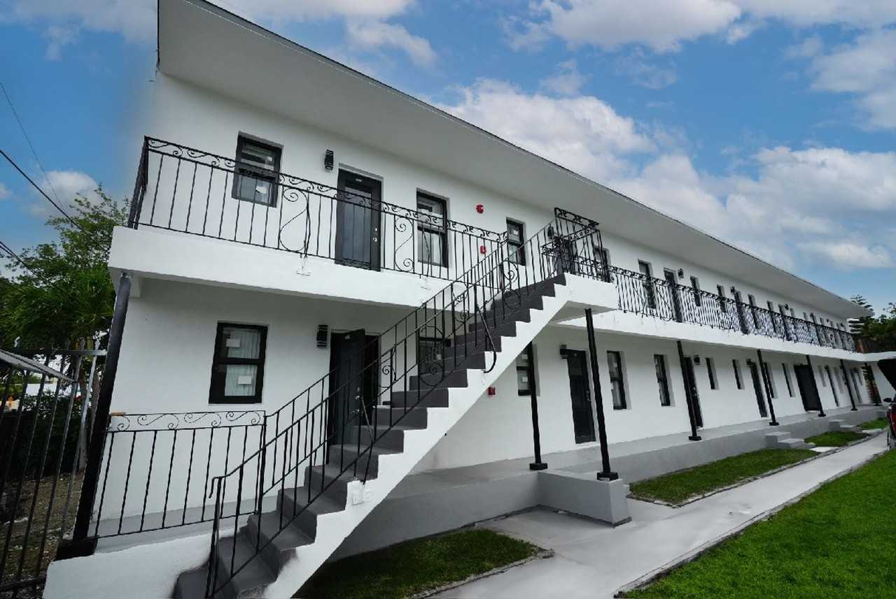 Wyntown Apt 1969 - Photo 2 of 14