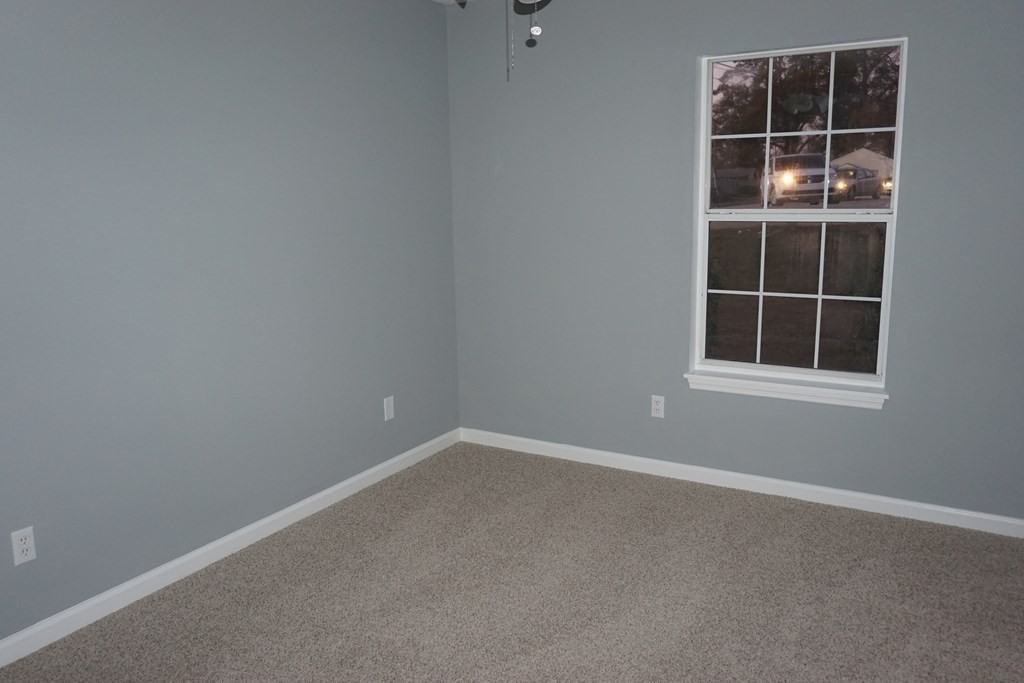 5530 Hunter Rd - Photo 3 of 9