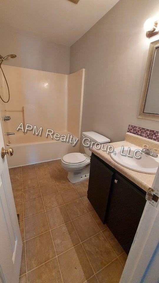 1304 Drayton St Apt C - Photo 3 of 14