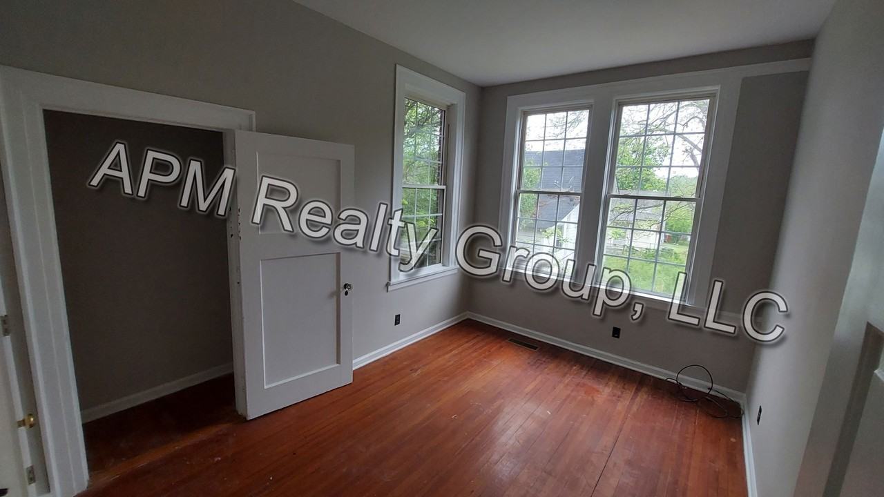 1304 Drayton St Apt C - Photo 2 of 14