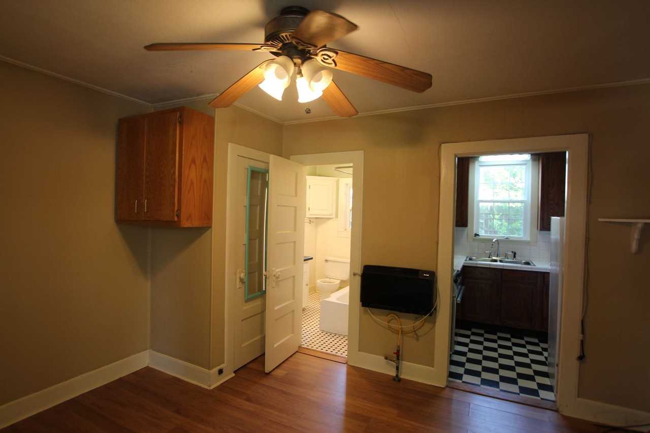 508 E 2nd St - Photo 2 of 9