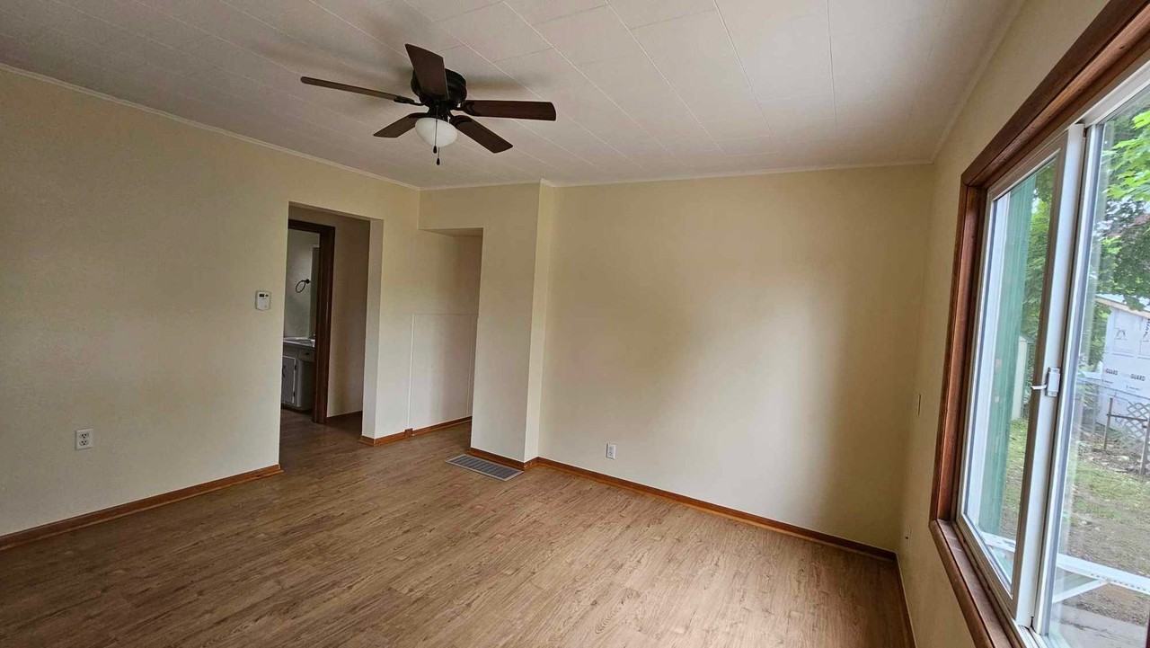 106 6th Ave W - Photo 2 of 11