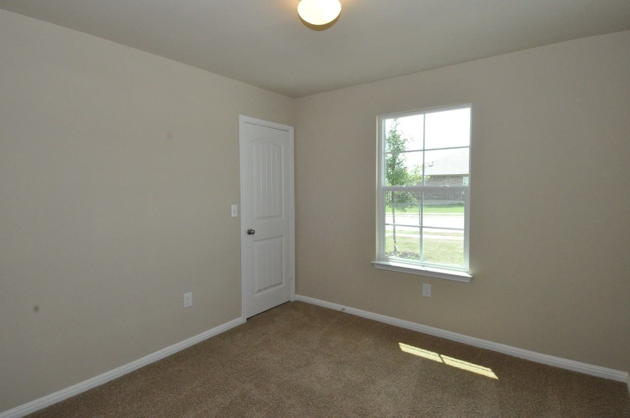 10905 Mule Train Dr - Photo 5 of 13