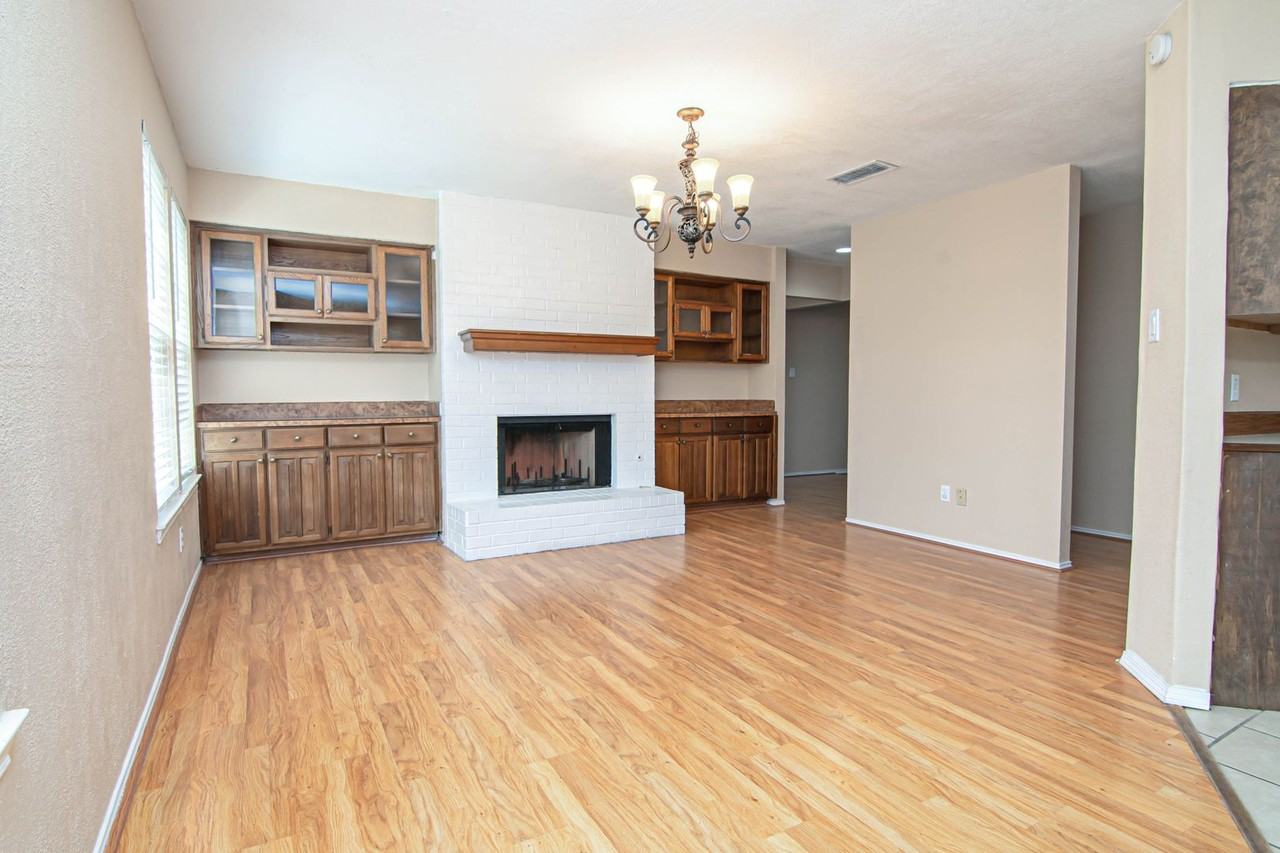 3707 Fairhaven Ct - Photo 2 of 30
