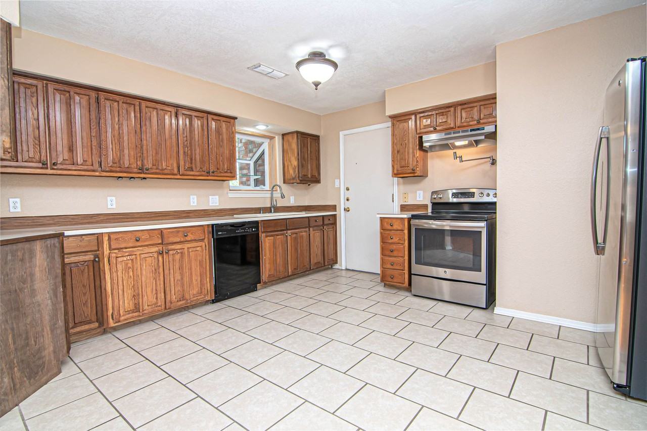 3707 Fairhaven Ct - Photo 3 of 30