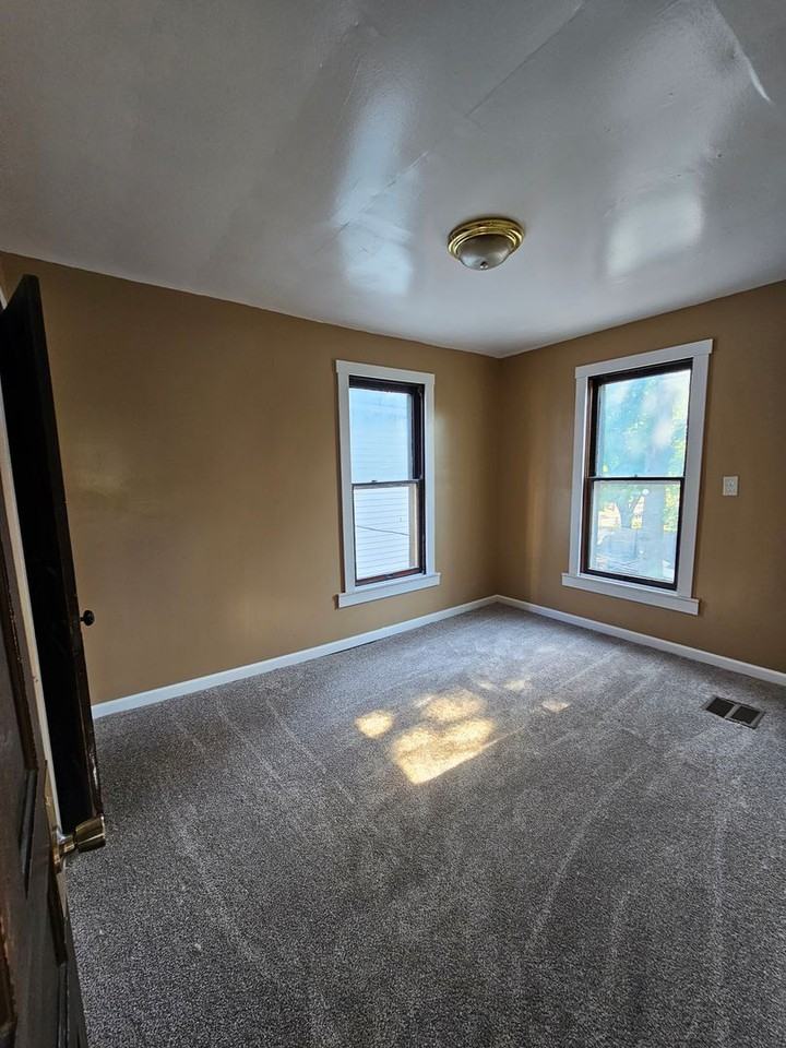 1308 S Western Ave - Photo 5 of 16