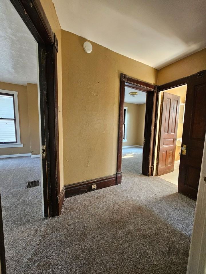 1308 S Western Ave - Photo 5 of 18