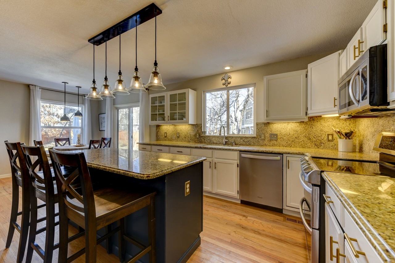 903 Jasmine Pl - Photo 3 of 37