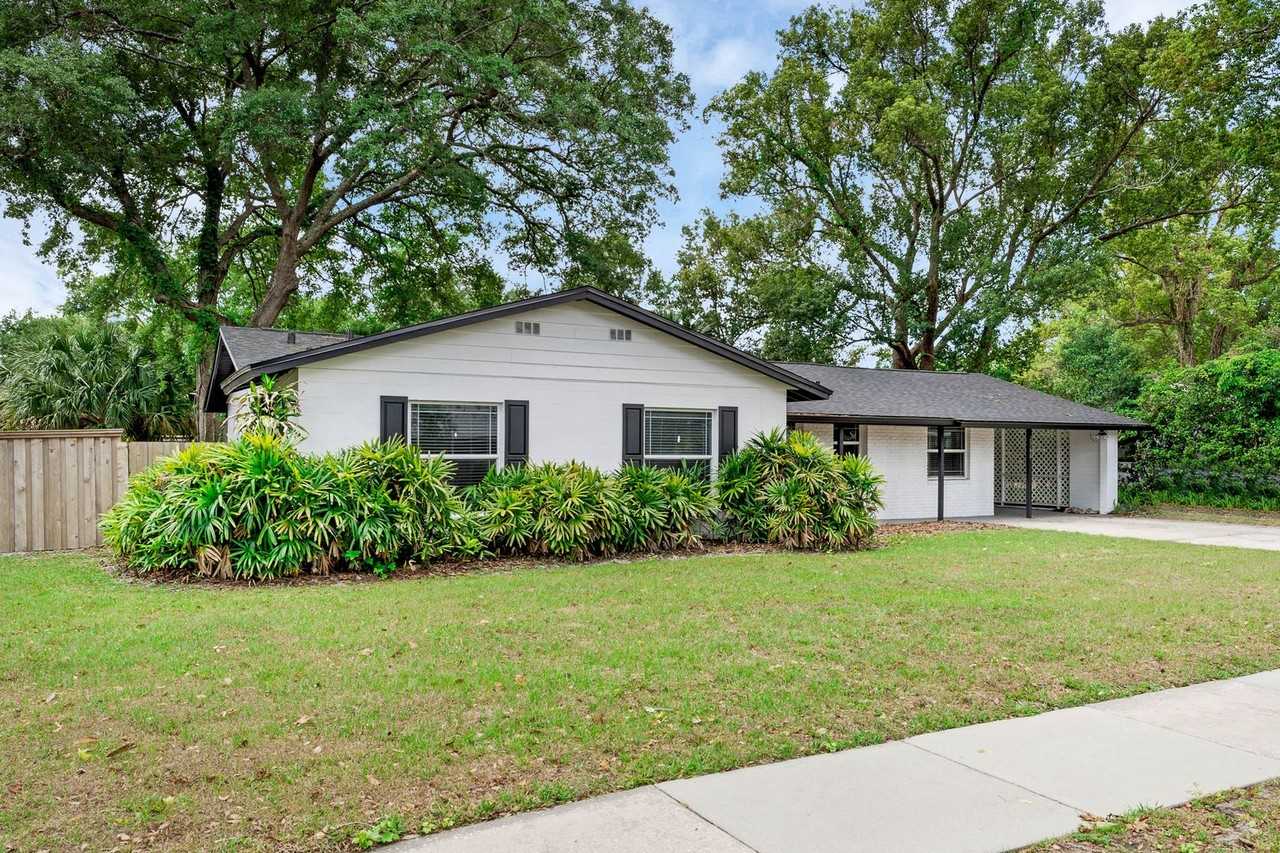 2366 Coldstream Dr - Photo 3 of 16