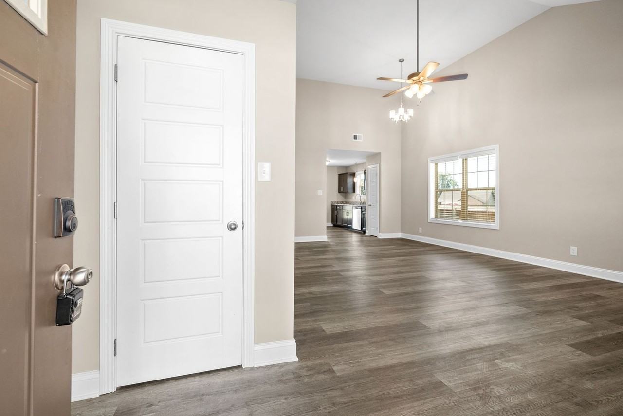 454 Irish Hills Dr - Photo 5 of 31