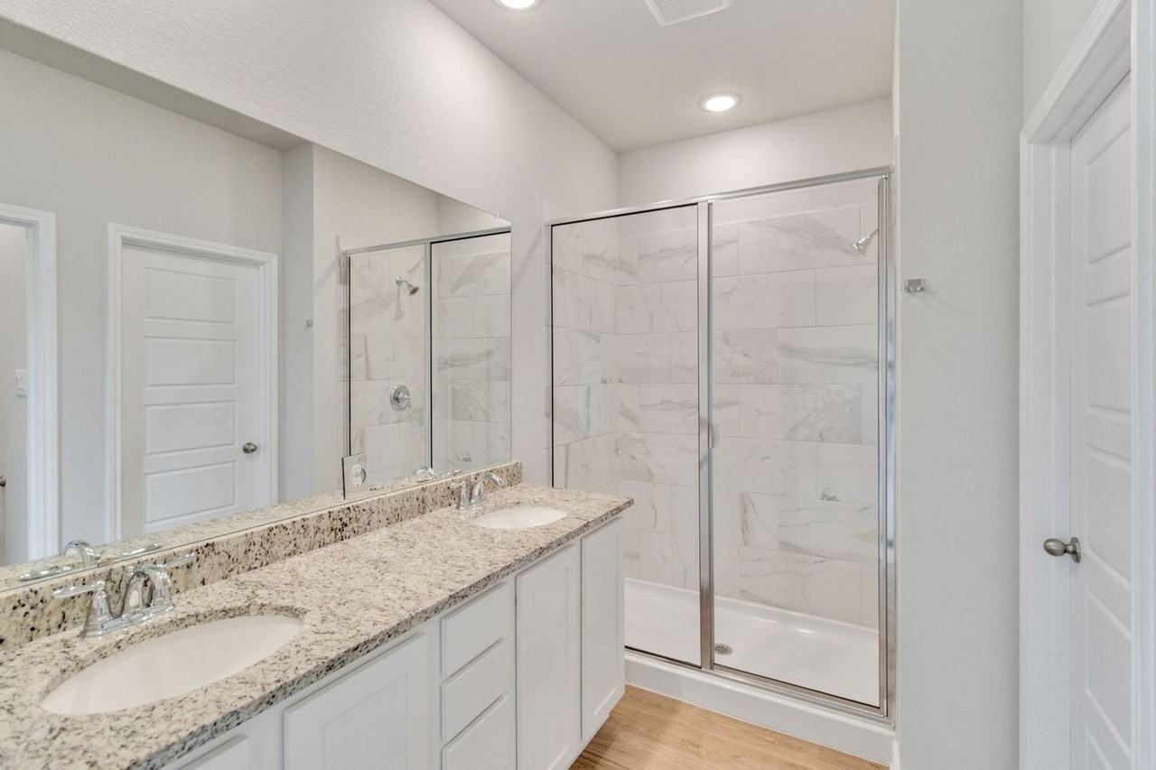 660 Staglin St #B - Photo 3 of 33