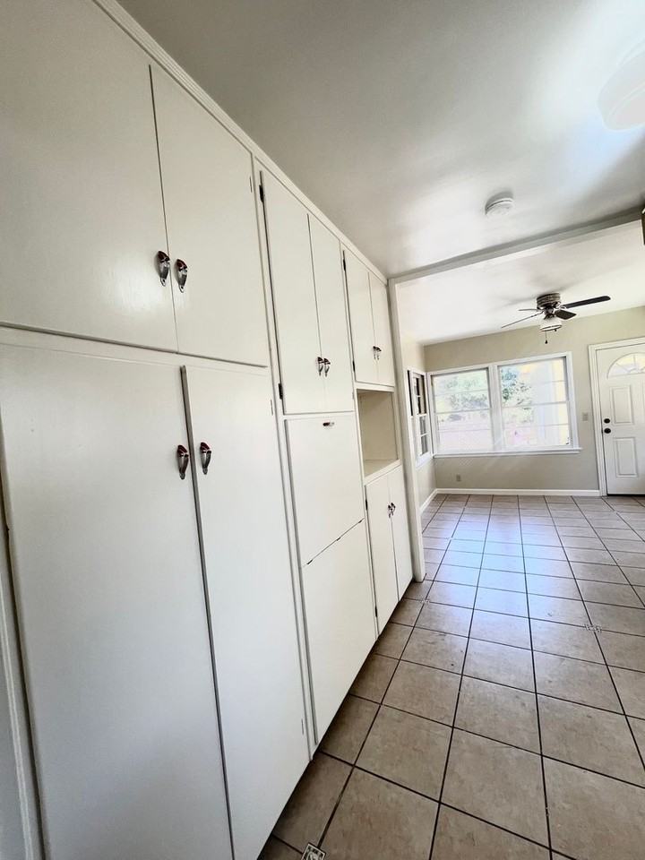 738 Vine St - Photo 4 of 22