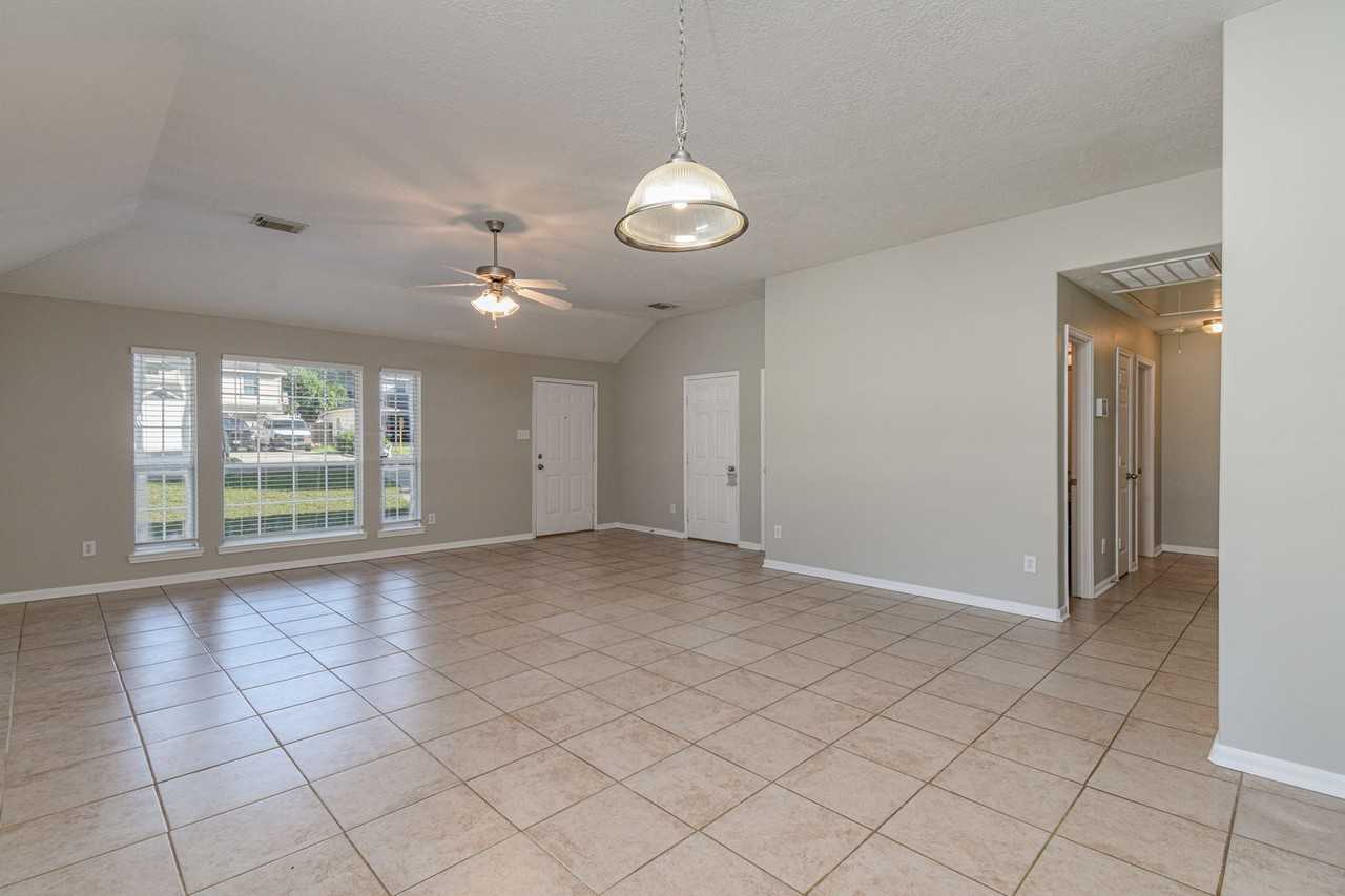 5500 N Buffalo Cir - Photo 3 of 21