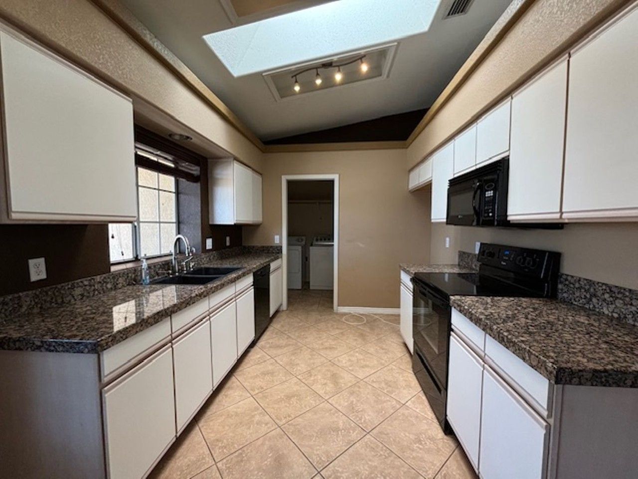 3696 Monterey Dr - Photo 4 of 14