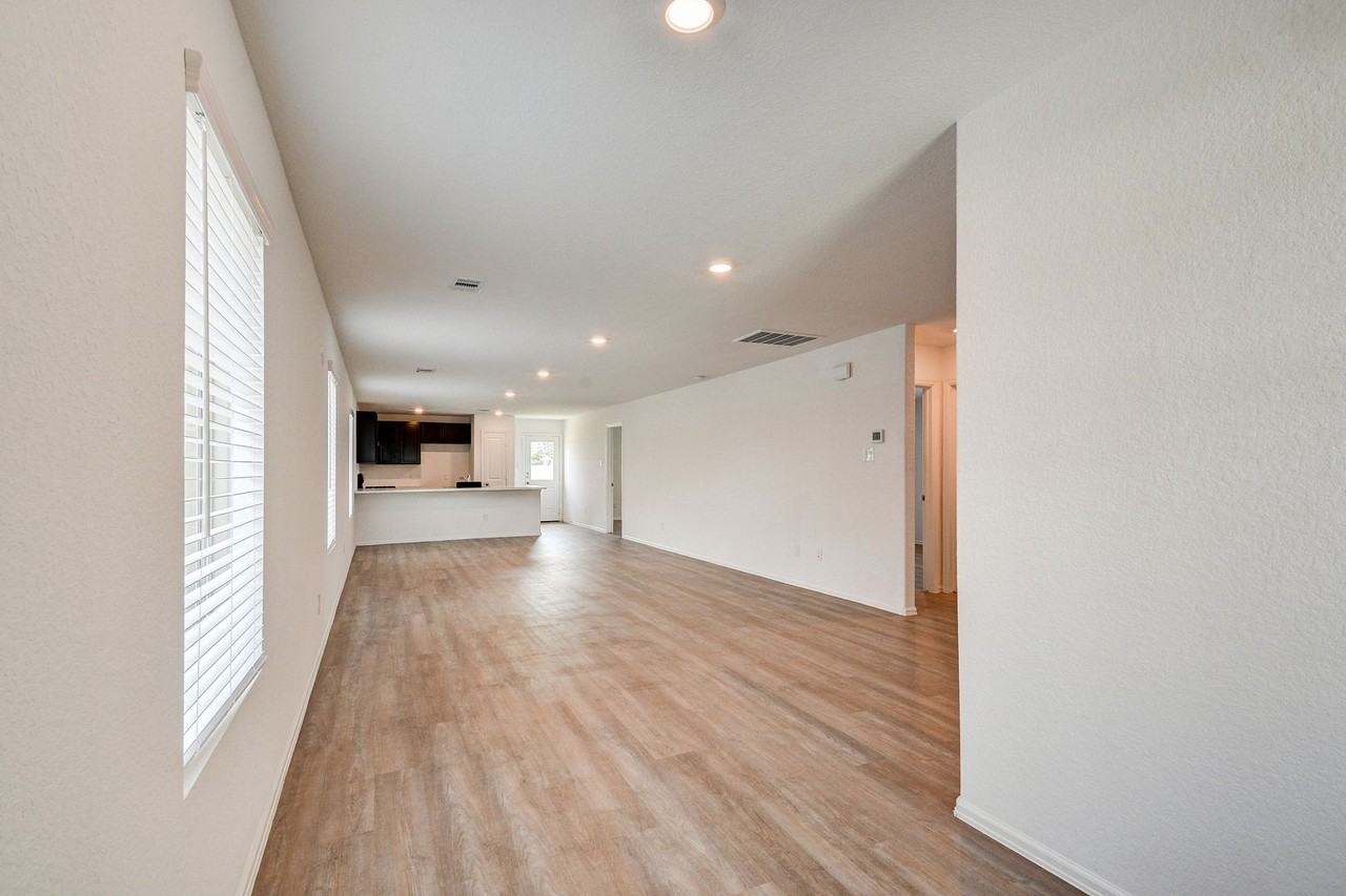 26735 Wilderye Cove Ln - Photo 3 of 20