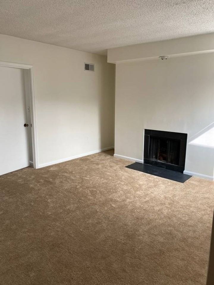 1332 21st St Nw #502 - Photo 3 of 10