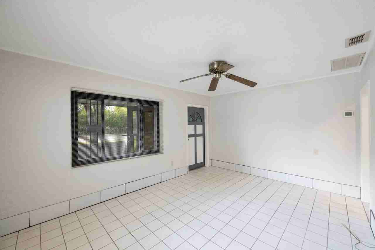 8415 Riverside Dr Ne - Photo 7 of 35