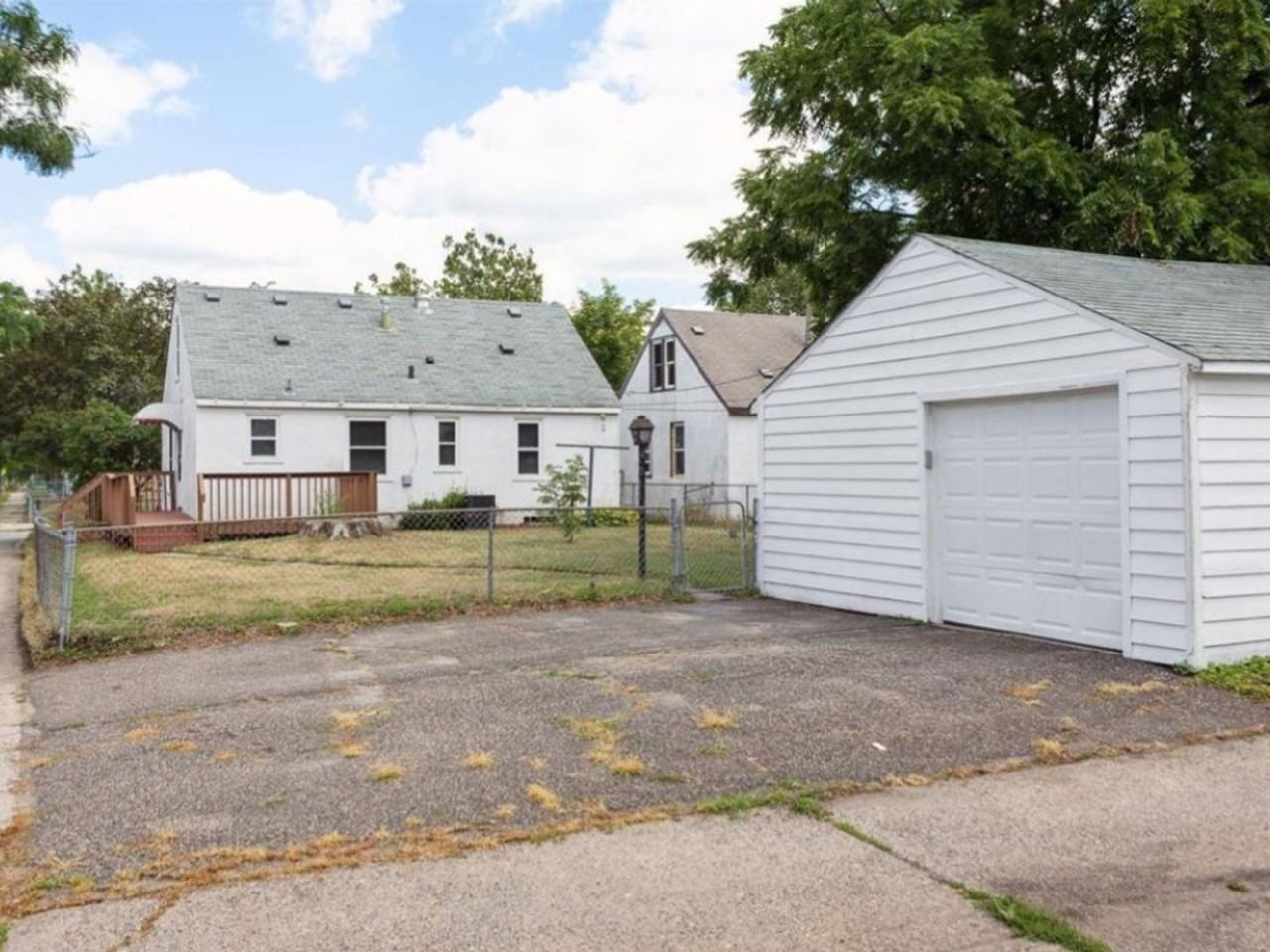 5055 Emerson Ave N - Photo 2 of 21