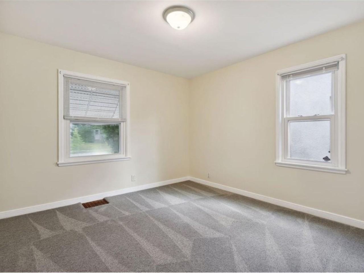 5055 Emerson Ave N - Photo 5 of 21