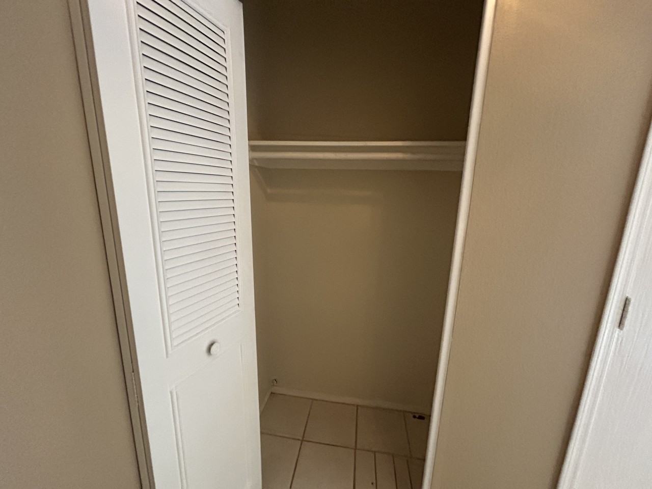 5744 North 44th Avenue - Photo 6 of 29