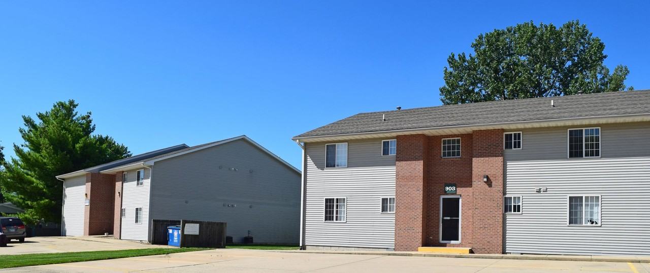 903 + 905 Hartwell Drive - Photo 2 of 5