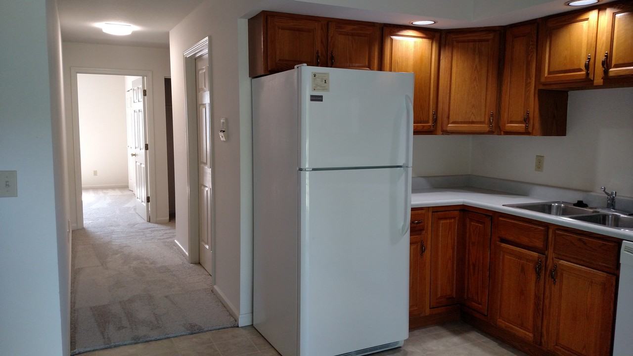 806 + 910 Hartwell Dr by Royse + Brinkmeyer - Photo 4 of 7