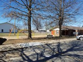 featured image of 1115 W Springfield St