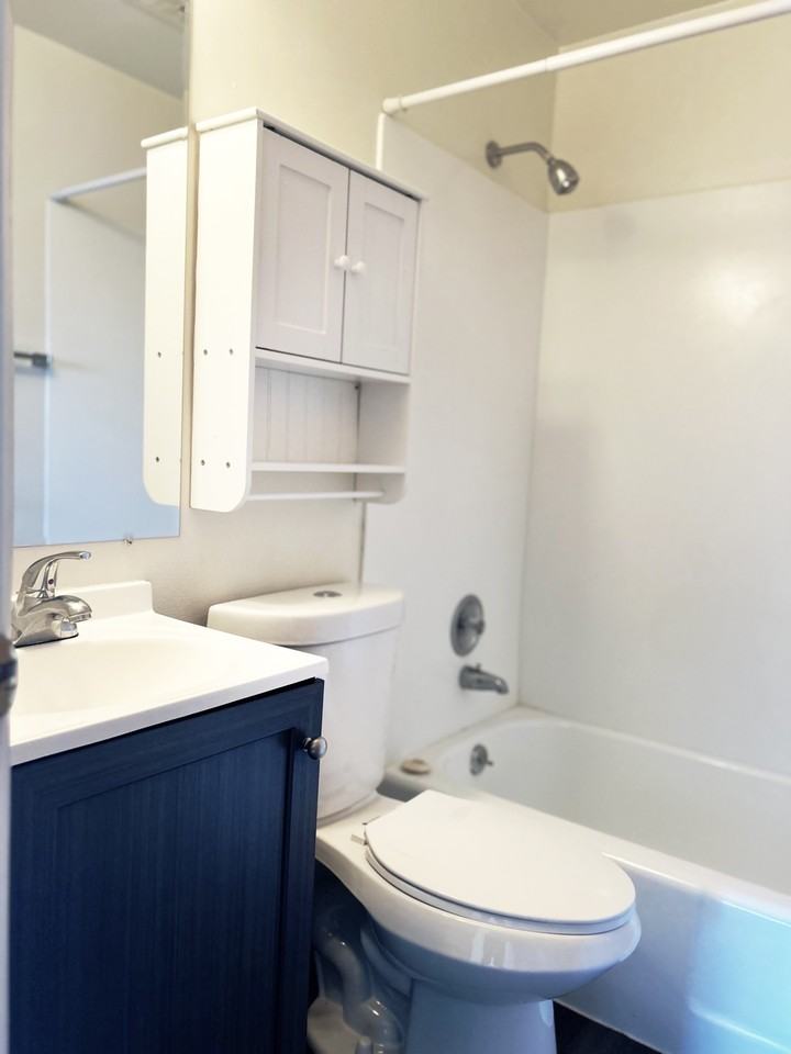 502 E Main St - Photo 4 of 15