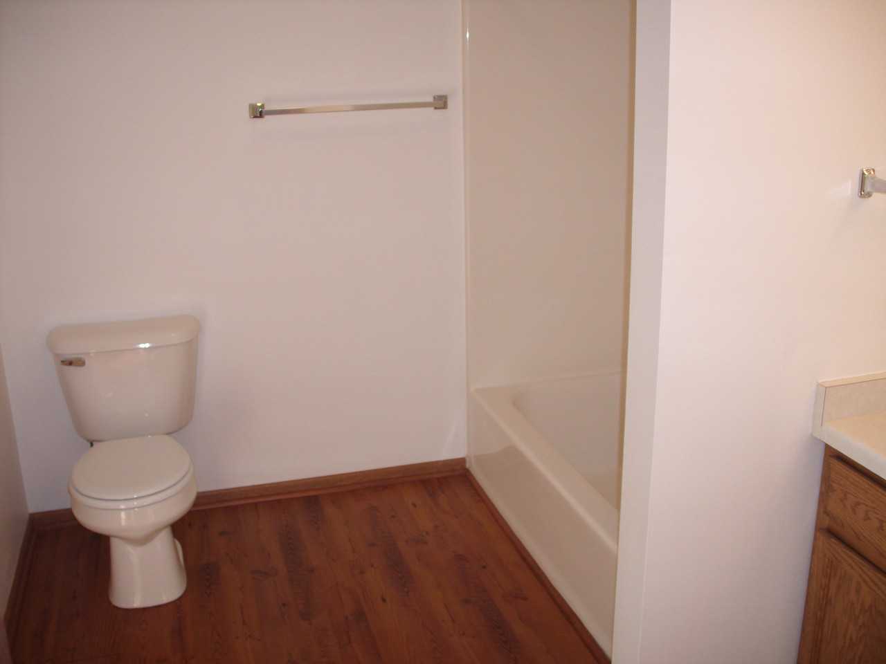 520-558 Athletic Way - Photo 4 of 9