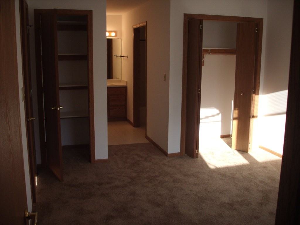 520-558 Athletic Way - Photo 7 of 9