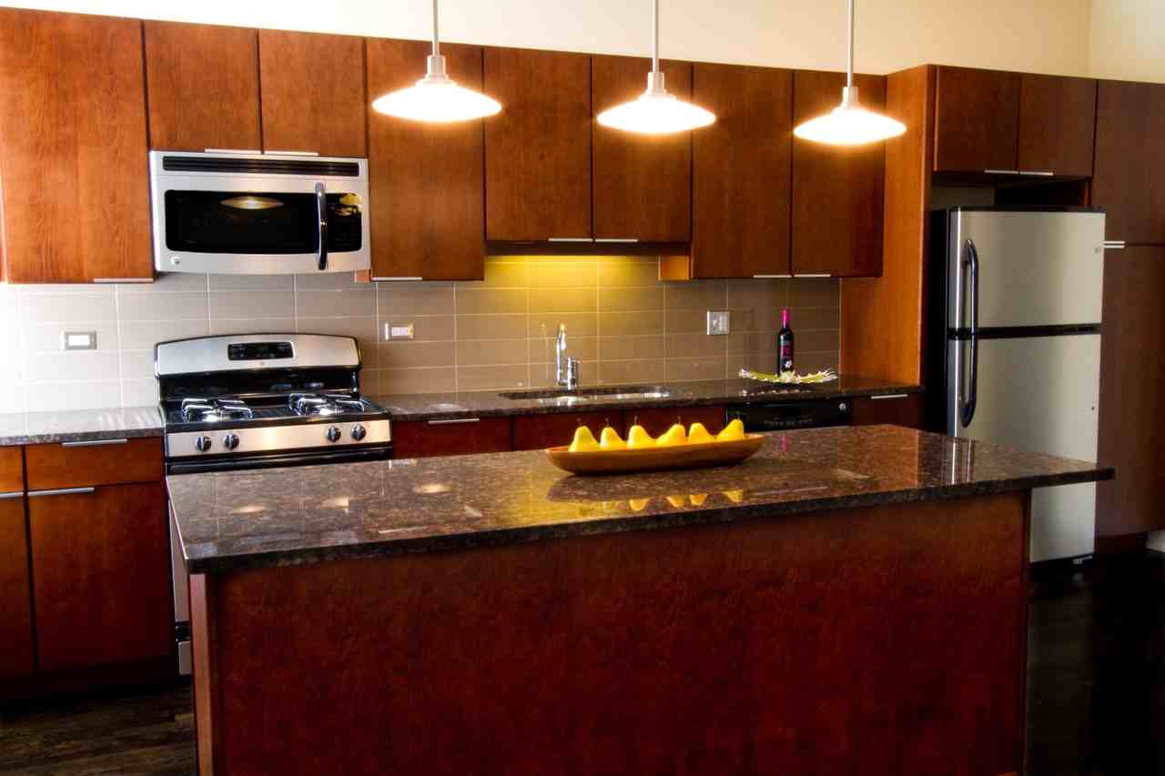 5118  S. Greenwood - Photo 4 of 34