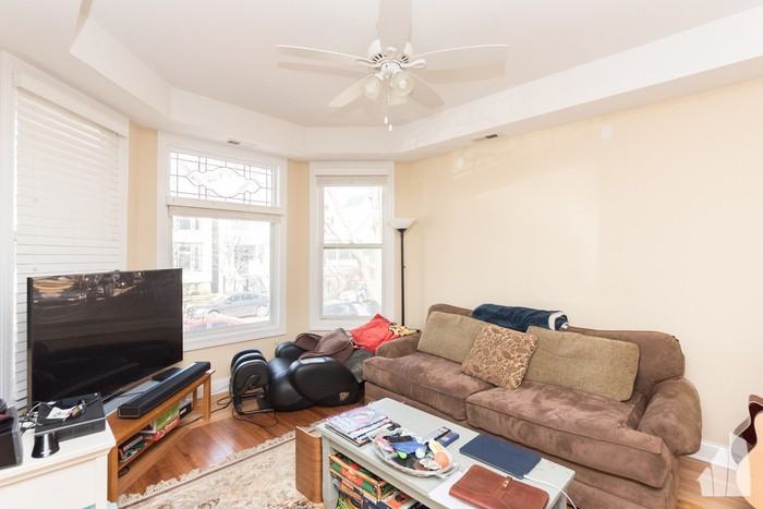 1943 W Henderson St #1W