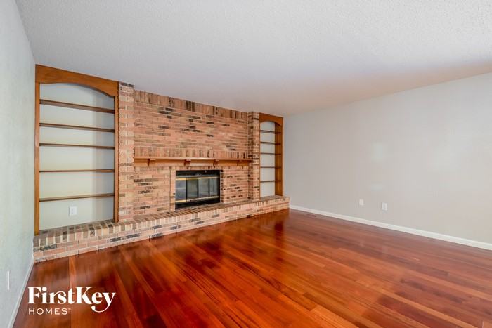 1777 Praise Blvd - Photo 3 of 15